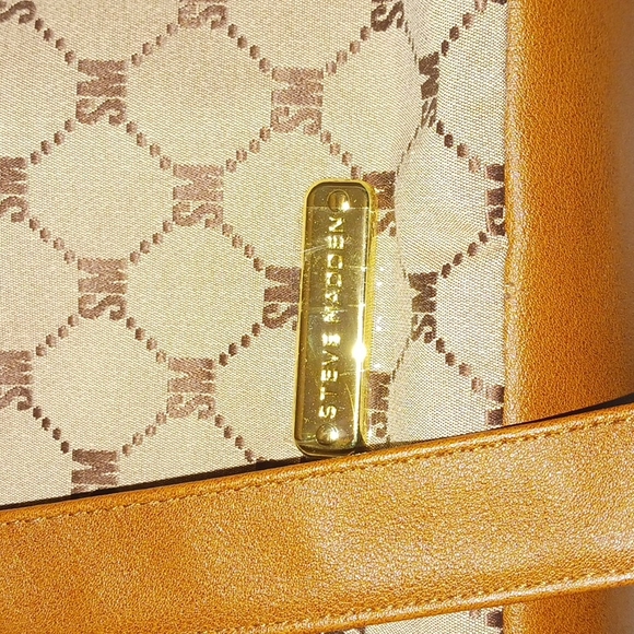 NWT Steve Madden - Embossed Logo Backpack with Charm Accessory - Picture 6 of 15